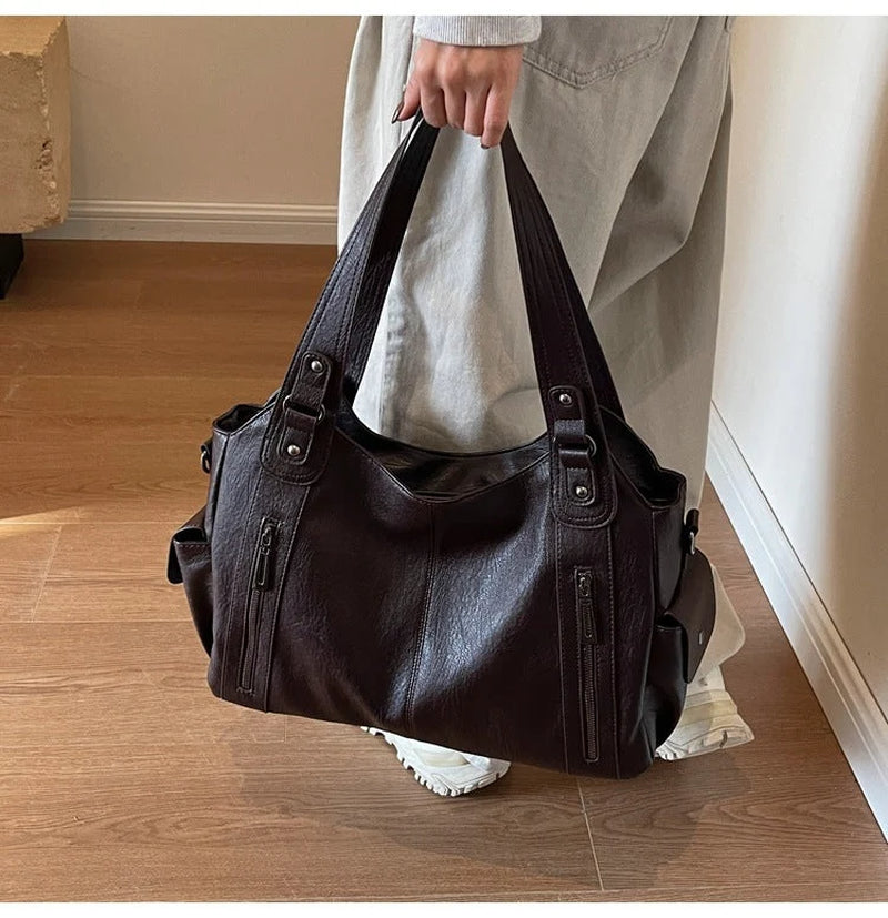 Clara Sac À Main Femme – Sac En Cuir Élégant Avec Compartiments Spacieux & Détails Zippés